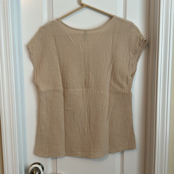 Matching shirt and shorts set - Picture 3 of 10